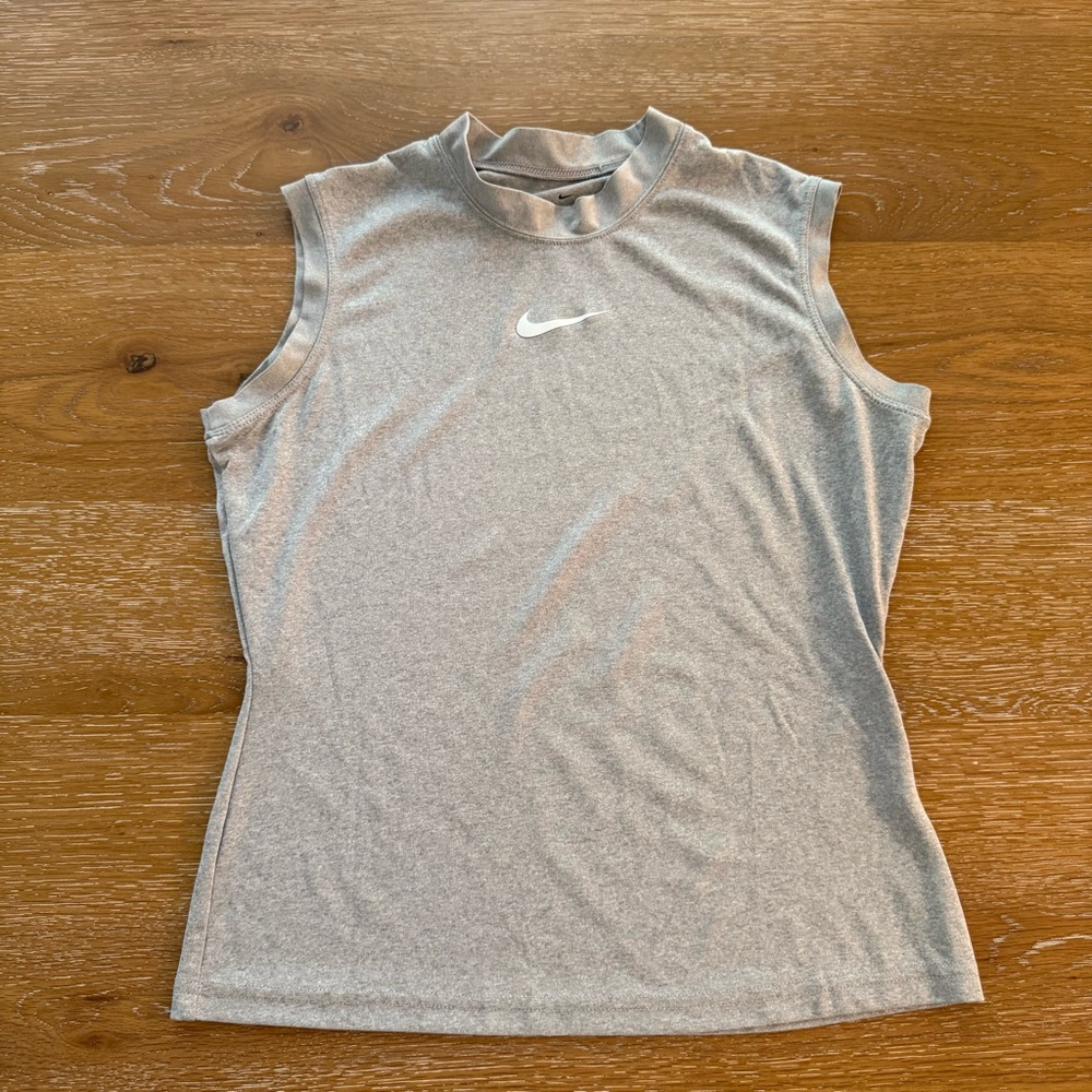 Nike Dri-Fit Gray Fitted Muscle Activewear Tee Short Sleeves size S